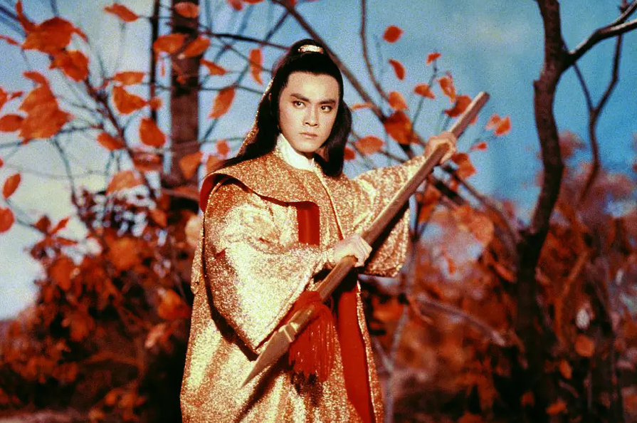 1977年尔冬升主演香港邵氏电影《三少爷的剑》