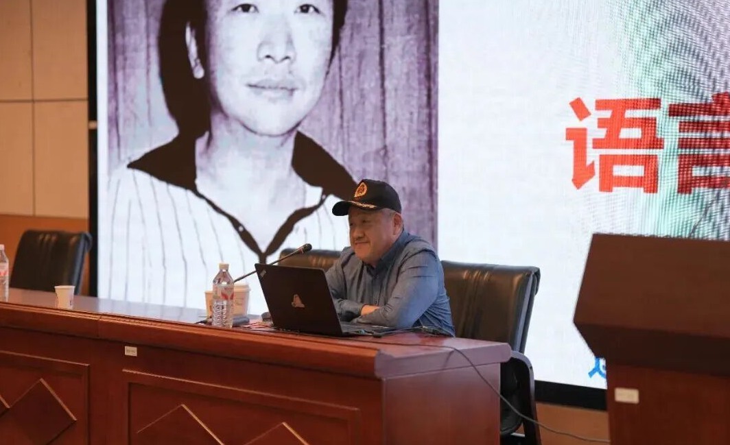 10.30-31古龙文化研究进校园 ｜孔庆东上海大学、苏州大学开讲《古龙的语言迷宫》